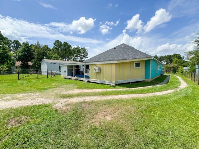 1060 County Road 5021, Cleveland, TX 77327
