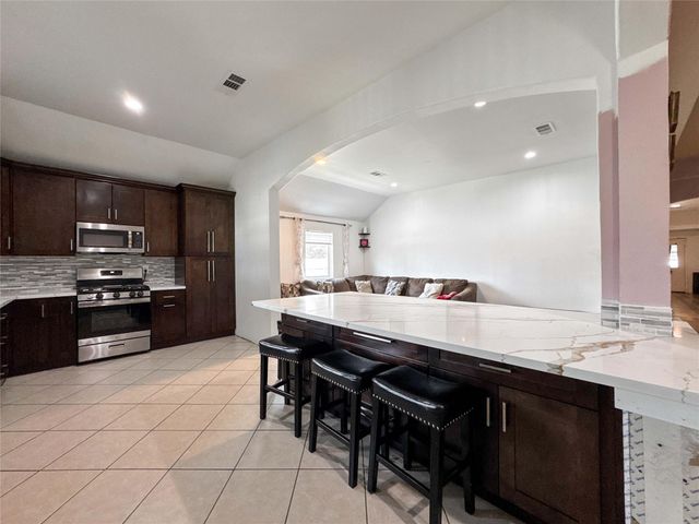 1060 County Road 5021, Cleveland, TX 77327