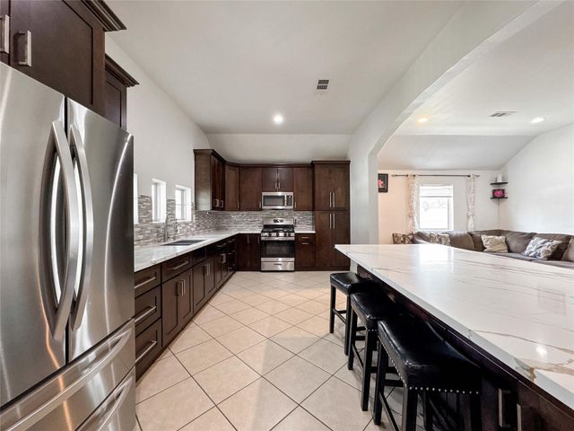 1060 County Road 5021, Cleveland, TX 77327