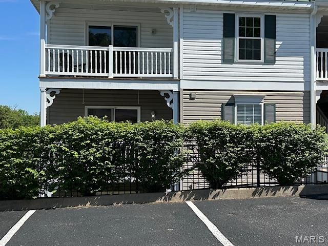 1112 Arbor Creek Drive 2D, Kirkwood, MO 63122