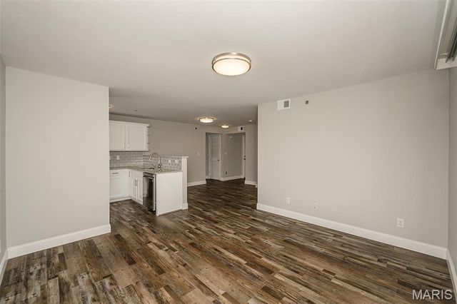 1112 Arbor Creek Drive 2D, Kirkwood, MO 63122