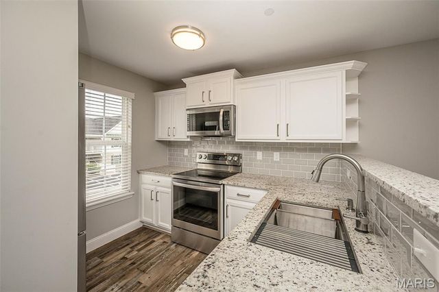 1112 Arbor Creek Drive 2D, Kirkwood, MO 63122