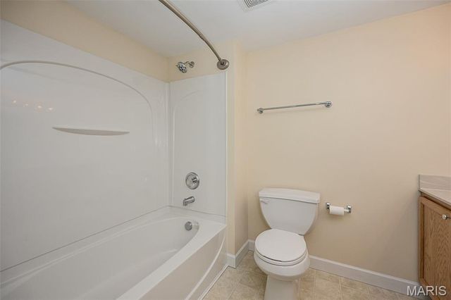 1112 Arbor Creek Drive 2D, Kirkwood, MO 63122