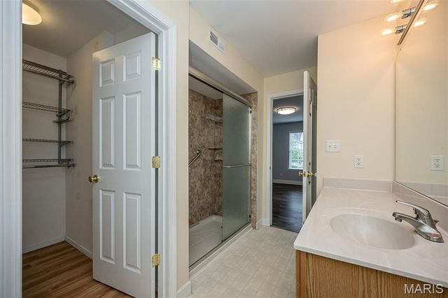 1112 Arbor Creek Drive 2D, Kirkwood, MO 63122