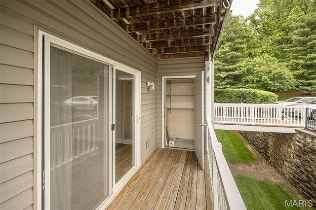 1112 Arbor Creek Drive 2D, Kirkwood, MO 63122