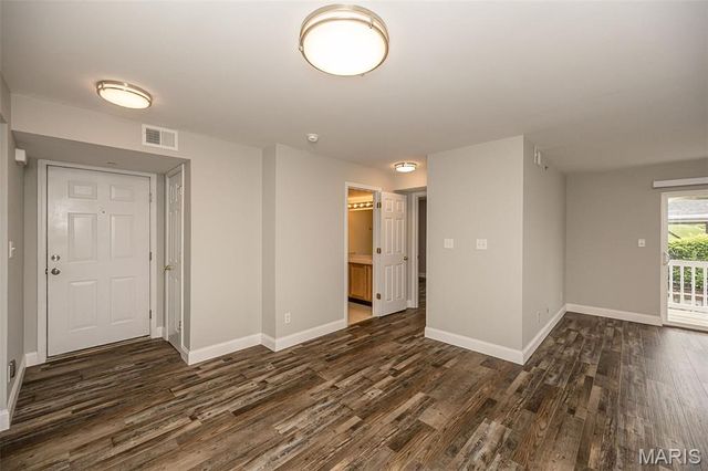 1112 Arbor Creek Drive 2D, Kirkwood, MO 63122