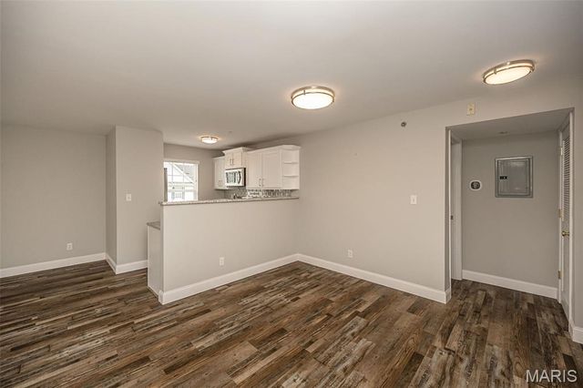 1112 Arbor Creek Drive 2D, Kirkwood, MO 63122