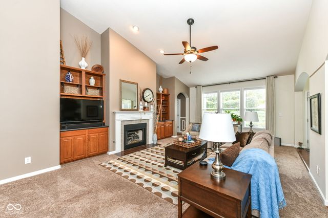 18664 Tillamook Run E, Noblesville, IN 46062