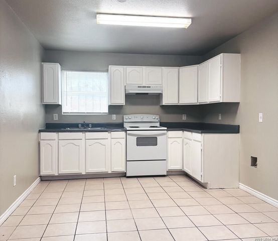 433 Amires Pl Unit 1, San Antonio, TX 78237