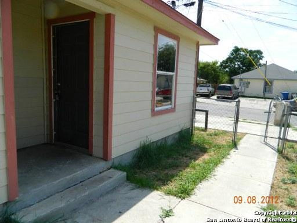 433 Amires Pl Unit 1, San Antonio, TX 78237