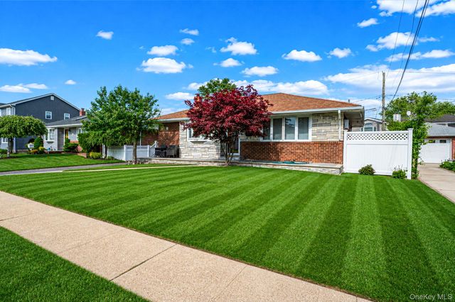 117 Wadsworth Avenue, Levittown, NY 11756