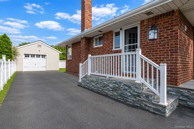 117 Wadsworth Avenue, Levittown, NY 11756
