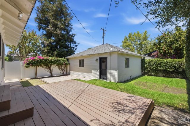 2530 19th Street, Bakersfield, CA 93301