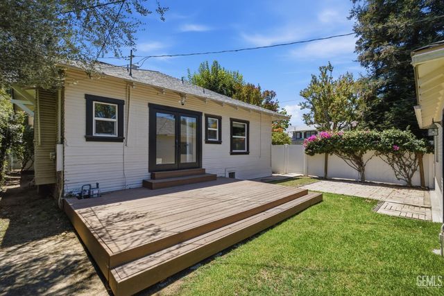 2530 19th Street, Bakersfield, CA 93301