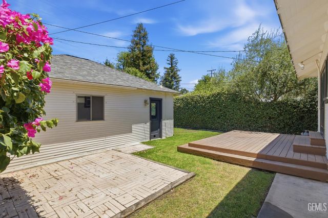2530 19th Street, Bakersfield, CA 93301