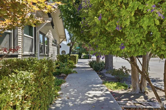 2530 19th Street, Bakersfield, CA 93301
