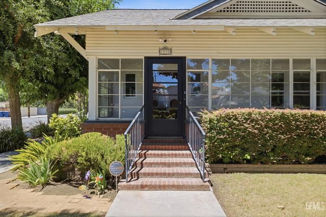 2530 19th Street, Bakersfield, CA 93301