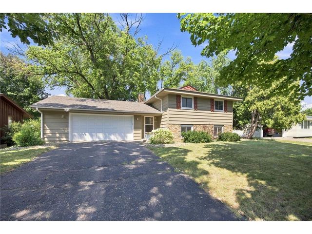 2370 Pleasant View Drive, New Brighton, MN 55112