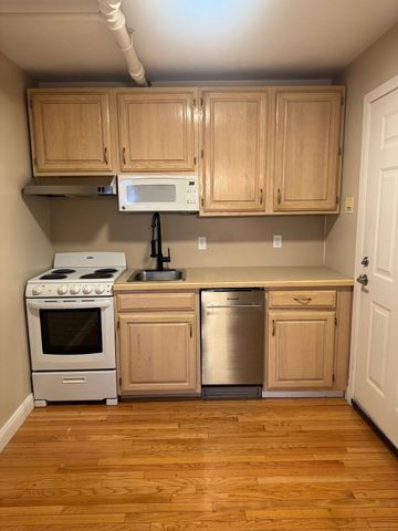 52 Washington 7, Marblehead, MA 01945