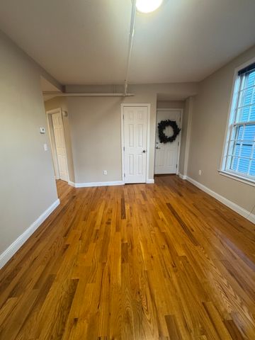 52 Washington 7, Marblehead, MA 01945