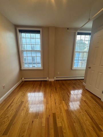 52 Washington 7, Marblehead, MA 01945