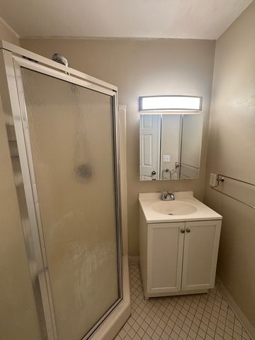 52 Washington 7, Marblehead, MA 01945