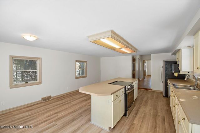 701 W Broadway Street, Maumee, OH 43537