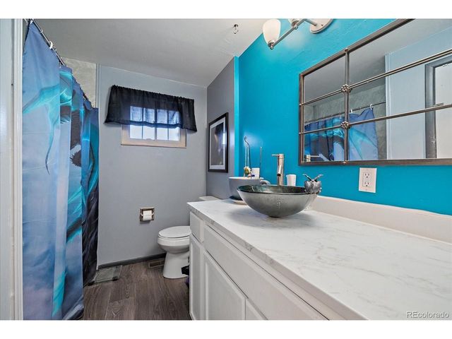 271 E Davies Ave, Centennial, CO 80122