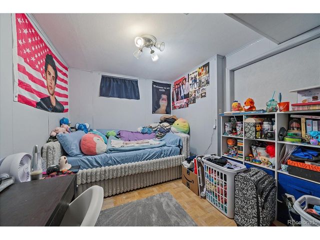 271 E Davies Ave, Centennial, CO 80122