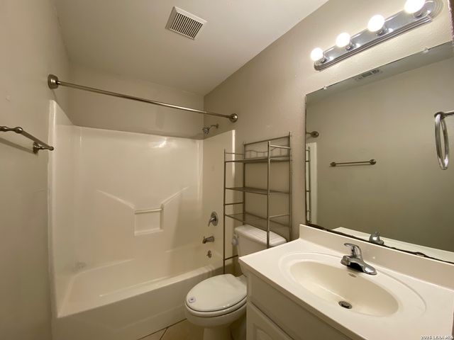 108 Ocotillo, Jourdanton, TX 78026