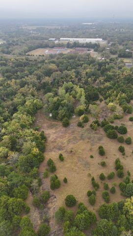 390 Bishop Street, Commerce, TX 75428