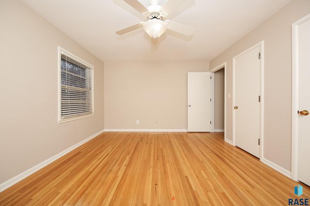 2700 W Wood Dr Drive, Sioux Falls, SD 57105