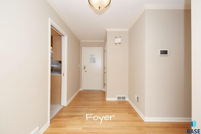 2700 W Wood Dr Drive, Sioux Falls, SD 57105