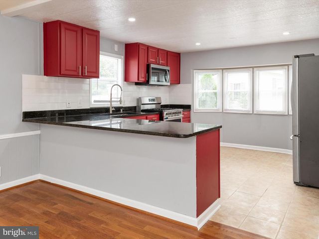 9402 BEECH PARK ST, Capitol Heights, MD 20743