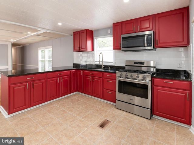 9402 BEECH PARK ST, Capitol Heights, MD 20743