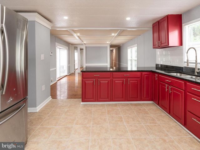 9402 BEECH PARK ST, Capitol Heights, MD 20743