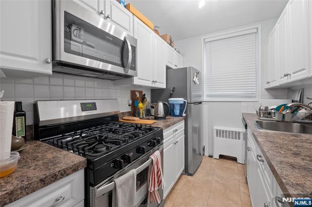 2160 Center Avenue 1P, Fort Lee, NJ 07024