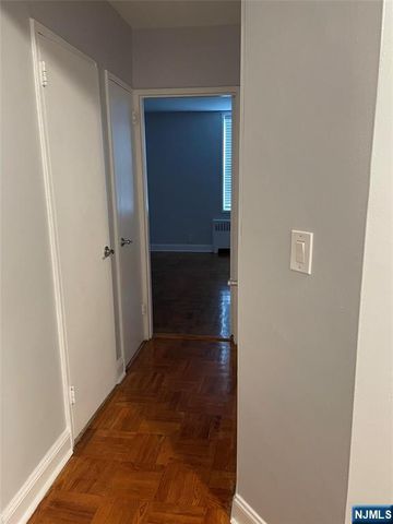 2160 Center Avenue 1P, Fort Lee, NJ 07024