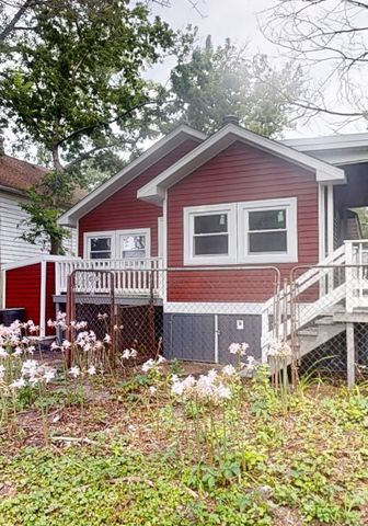 27849 W Lake Shore Drive, Spring Grove, IL 60081