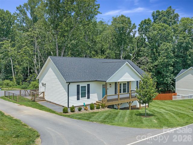 105 Crowder Hills Lane, Asheville, NC 28804