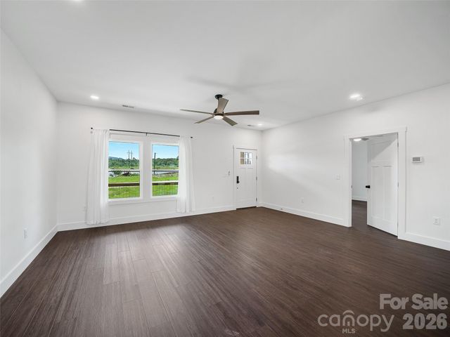 105 Crowder Hills Lane, Asheville, NC 28804