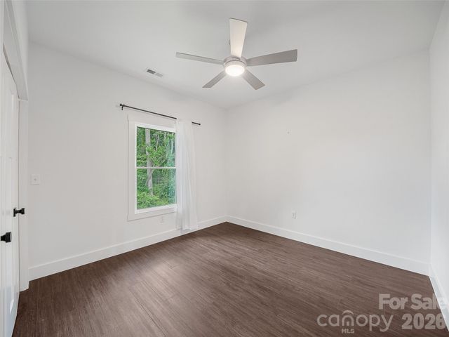 105 Crowder Hills Lane, Asheville, NC 28804