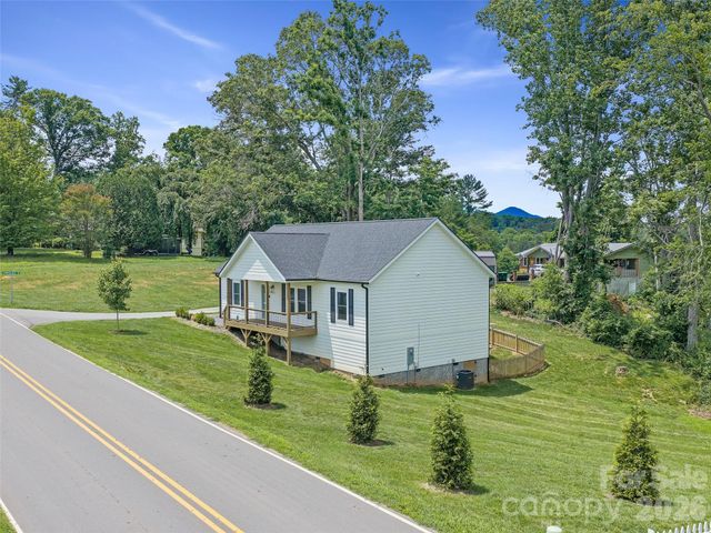 105 Crowder Hills Lane, Asheville, NC 28804