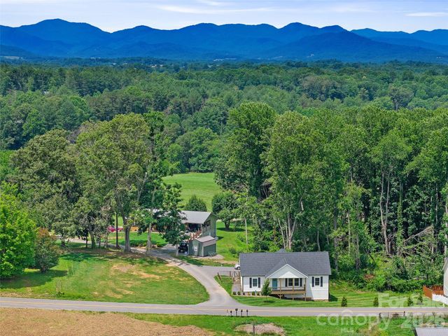 105 Crowder Hills Lane, Asheville, NC 28804