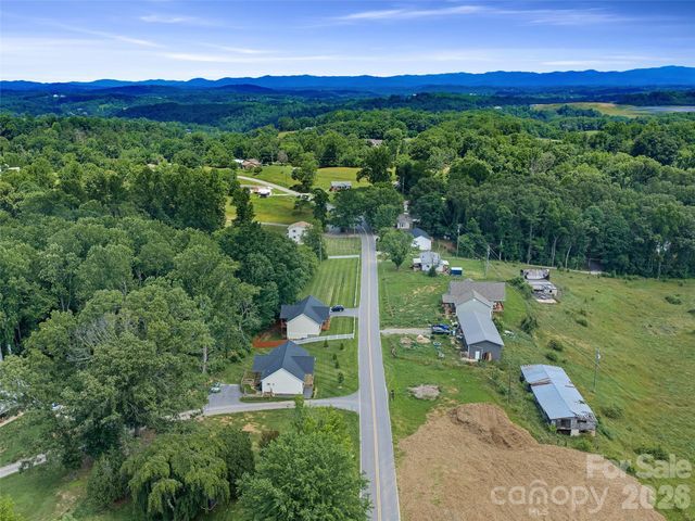 105 Crowder Hills Lane, Asheville, NC 28804