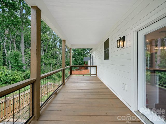 105 Crowder Hills Lane, Asheville, NC 28804