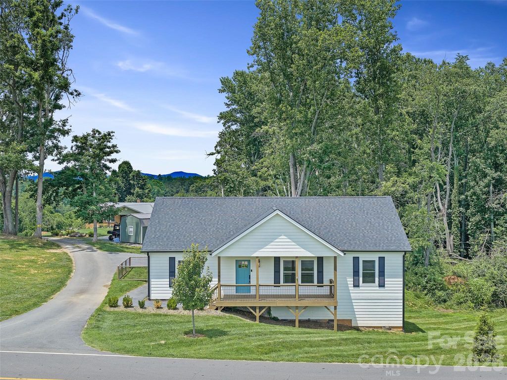 105 Crowder Hills Lane, Asheville, NC 28804