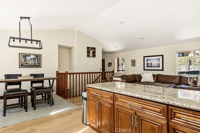 434 Klamath Drive, Lake Arrowhead, CA 92352