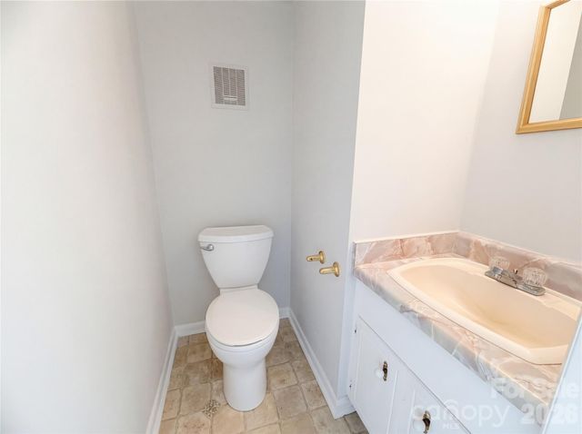 1022 Surry Lane, Gastonia, NC 28054