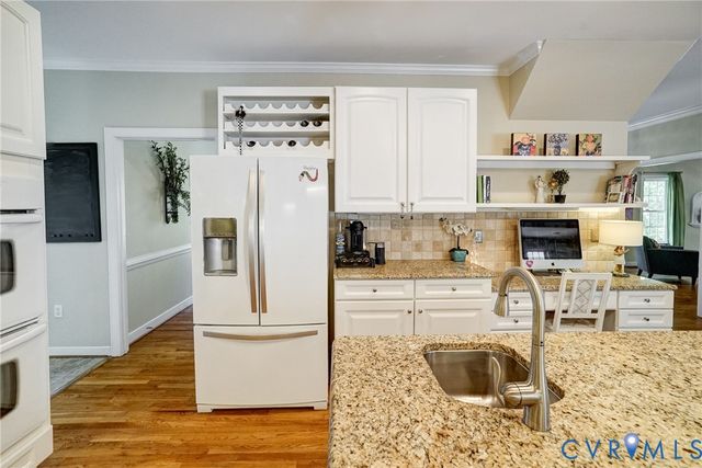 9109 Carrington Woods Dr, Glen Allen, VA 23060